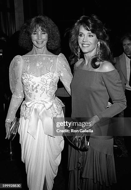 Shirlee Fonda and Jane Fonda attend American Ballet Theater Benefit Gala on March 5, 1984 at the Beverly Wilshire Hotel in Beverly Hills, California.