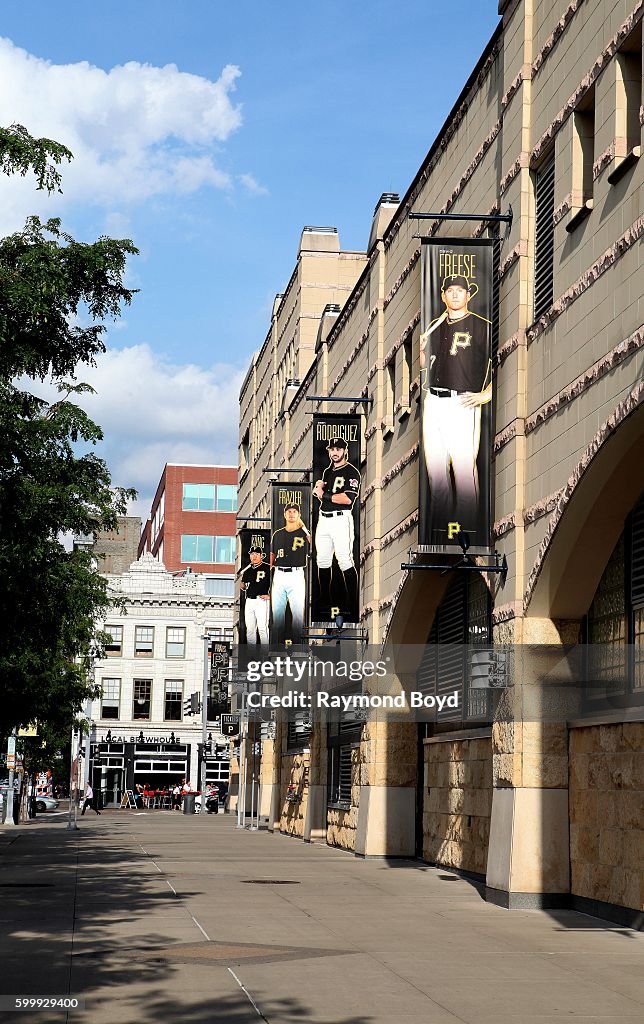 Pittsburgh Cityscapes And City Views