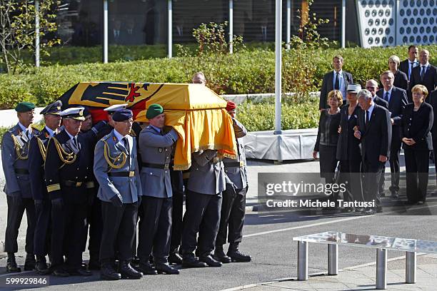 Barbara Scheel together with Germans State President Joachim Gauck and Daniela Schadt follow the coffin during the Memorial Ceremony in honor of...