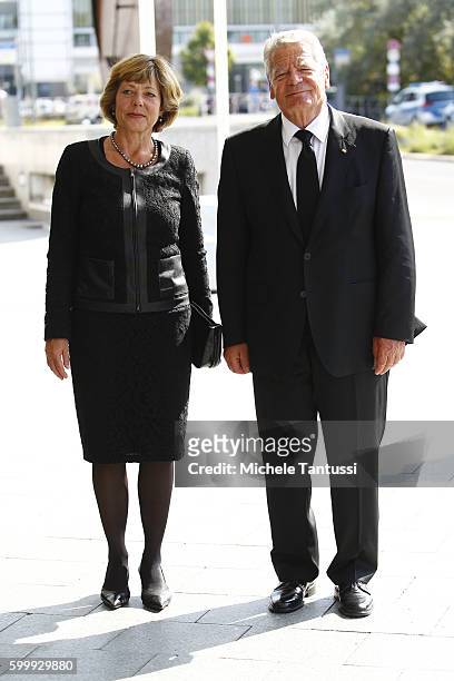 Germans State President Joachim Gauck and Daniela Schadt arrive for the Memorial Ceremony in honor of former state president Walter Scheel on...