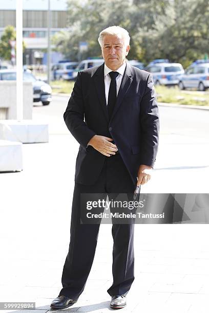 Former Mayor of Berlin Klaus Wowereit arrives for the Memorial Ceremony in honor of former state president Walter Scheel on September 7, 2016 in...