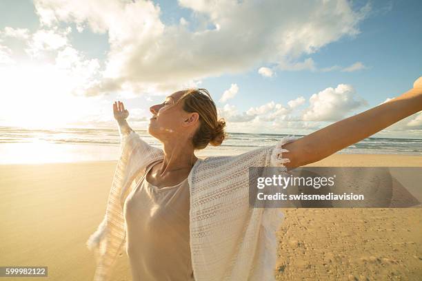 taking a moment to breathe it all in - fresh breath stockfoto's en -beelden