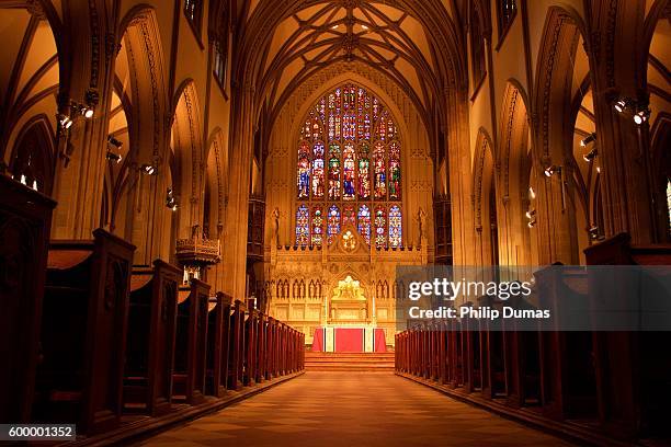 trinity church interior - religiöse stätte stock-fotos und bilder