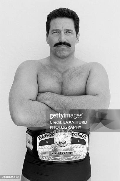 American professional wrestler Dan "The Beast" Severn wins the 1995 Ultimate Fighting Championship, by defeating Russian Oleg Taktarov.