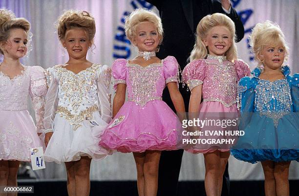 American girls competing in beauty contest.