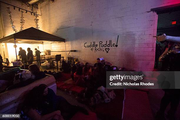 Candle Puddle 368 Cuddle Puddle Stock Photos, High-Res Pictures, and Images - Getty ...