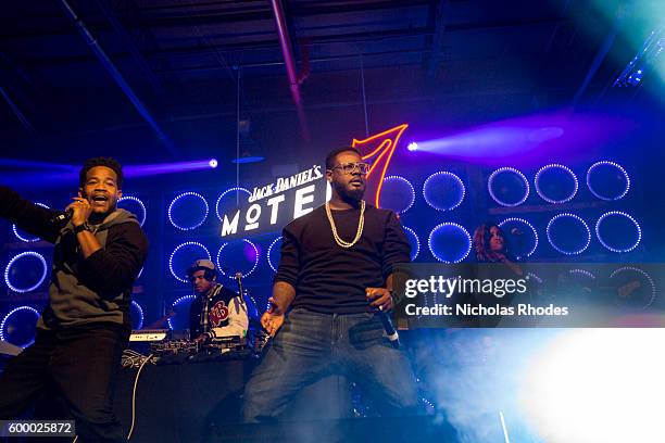 Launt 5 Rapper 113 Motel No 7 Stock Photos, High-Res Pictures, and Images - Getty Images