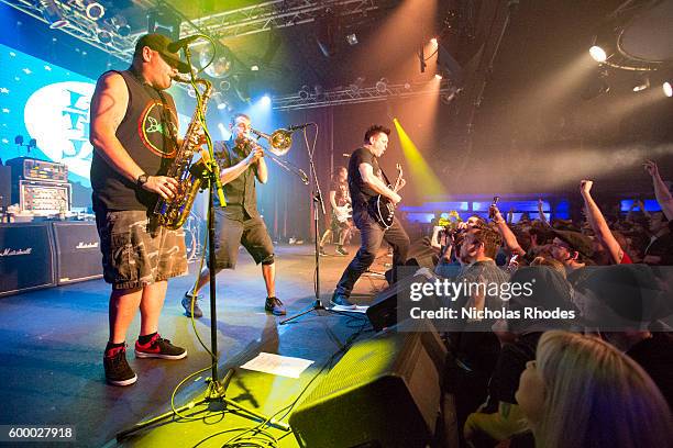 Jake Lesser Less Than Jake Live Photos and Premium High Res Pictures - Getty Images