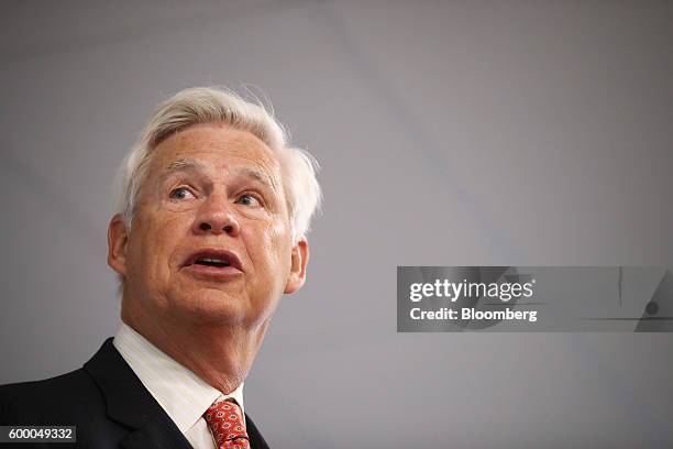 Cevin Cathell Robert Engle Photos and Premium High Res Pictures - Getty Images