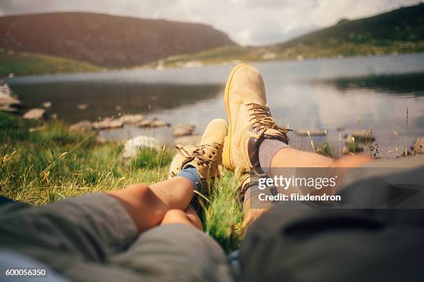 2 628点の足 靴 カップルのストックフォト Getty Images 2 628点の足 靴 カップルのストックフォト Getty Images