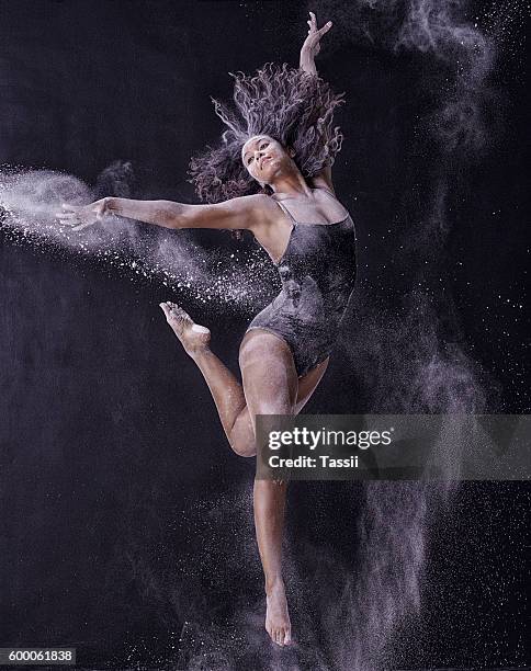 dance can be an expression of how you feel - african american ballet dancer stock pictures, royalty-free photos & images
