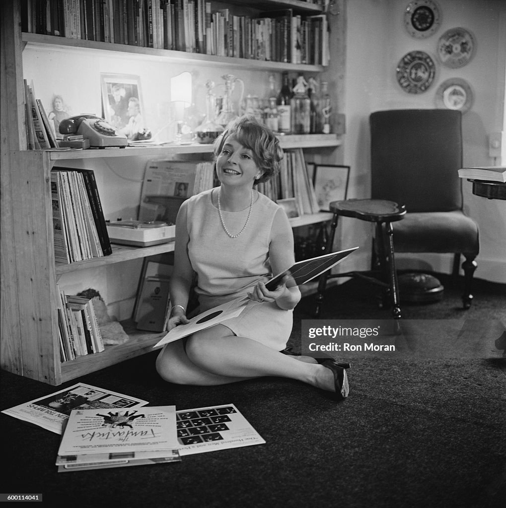 Barbara Leigh-Hunt
