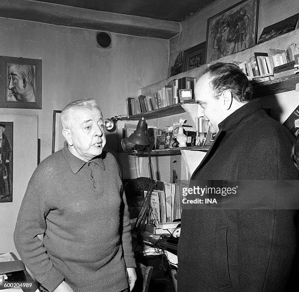 Jacques Prévert and Jean Marie Drot during the shooting of the program "The hot Hours of Montparnasse".
