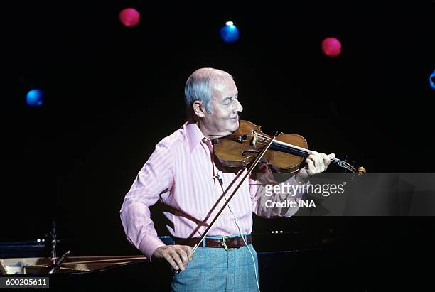 Stéphane Grappelli on the set of "Music in head".