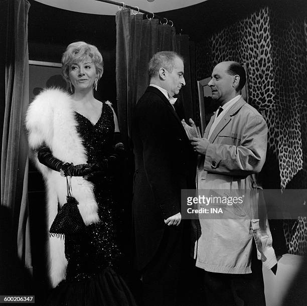 Colette Brosset, Louis de Funes and René Dupuy in a scene of "Coffee ice cream", short comedy realized by TCHERNIA for the evening of the Christmas...