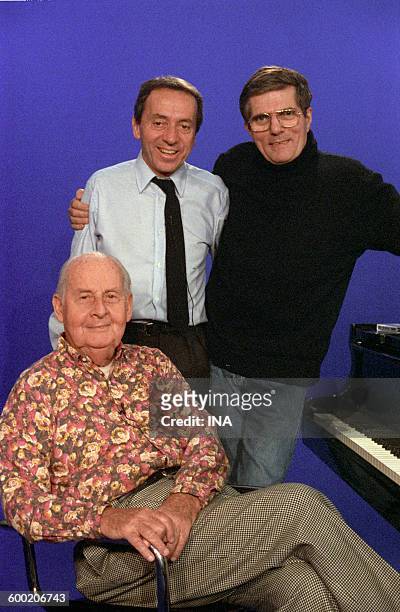 Stéphane Grappelli, Pierre Bouteiller Jean Christophe Averty rest on the shooting of a program dedicated to the violinist of jazz.