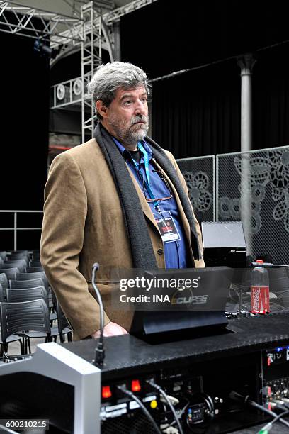 Daniel Teruggi during the festival Presences electronics in CentQuatre.