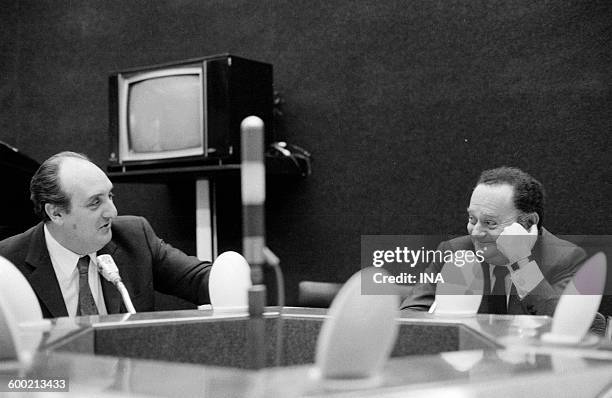 Pierre Tchernia and René Goscinny on the set Radioscopy.