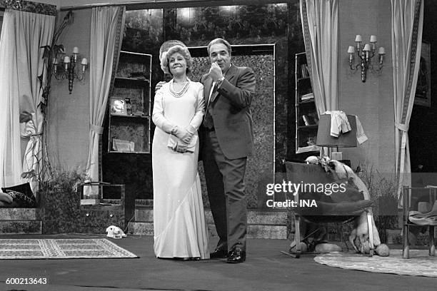 Suzy Delair and Jacques Morel in a play of Pierre Barillet and Jean Pierre Grédy, "The Gold and the Straw", presented to the television in the series...