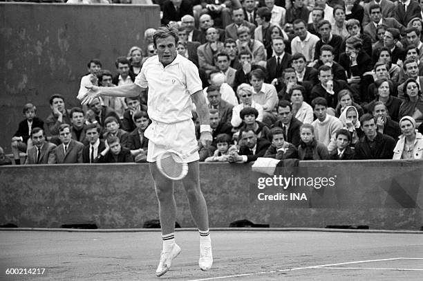 Tony Rouch 76 Tony Roche Tennis Player Stock Photos, High-Res Pictures, and Images ...