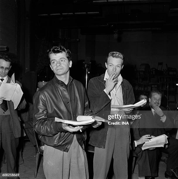 Serge Reggiani and Pierre Vaneck during the rehearsals of the theater play "Marie the miserable".