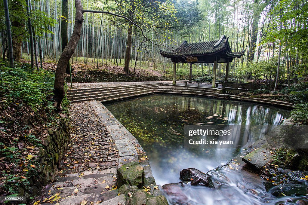 Mind Purifying Pavilion and Pond in Yunqi,Hangzhou