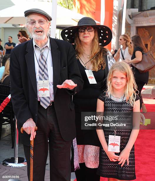 40 Susan Landau Finch Photos & High Res Pictures Getty Images
