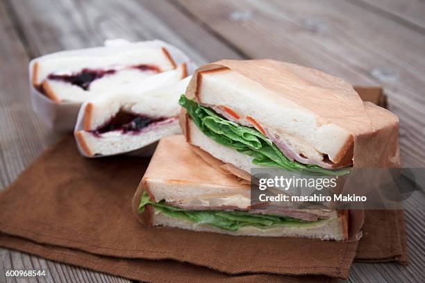 sandwiches - white bread stockfoto's en -beelden