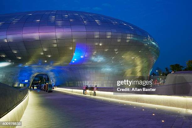 detail of dongdaemun design plaza - south korea people stock pictures, royalty-free photos & images