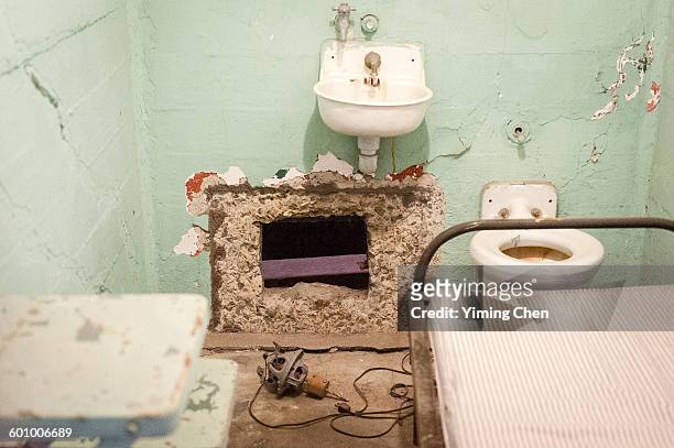 escape from alcatraz - escaping jail stock pictures, royalty-free photos & images