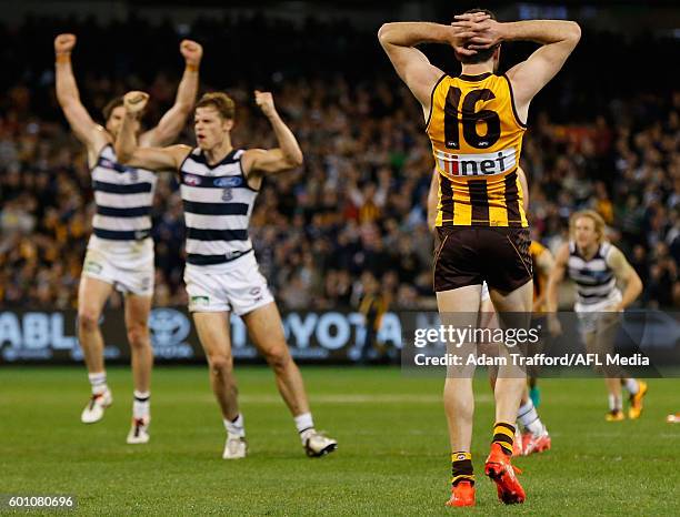 Isaac Smith of the Hawks misses a shot on goal after the siren to lose the match during the 2016 AFL Second Qualifying Final match between the...