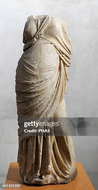 Greece. Hellenistic period. Statue of a woman. Marble. Ashkelon. 2nd century BC. Rockefeller Archaeological Museum, Jerusalem, Israel.