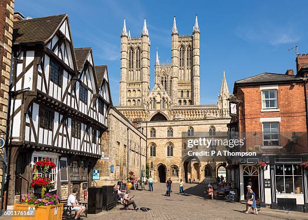 cathedral and castle square, lincoln - lincoln castle stock pictures, royalty-free photos & images