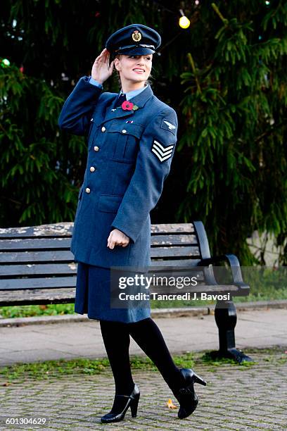 raf girl in uniform - bavosi in cambridgeshire stock pictures, royalty-free photos & images