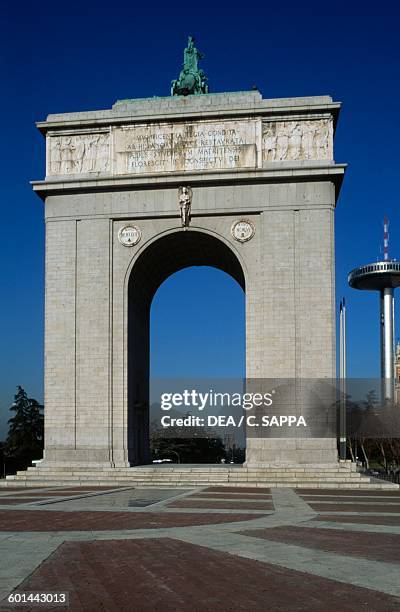 Arco de la Victoria, triumphal arch, 1950-1956, plaza de la Moncloa, Madrid. Spain, 20th century.