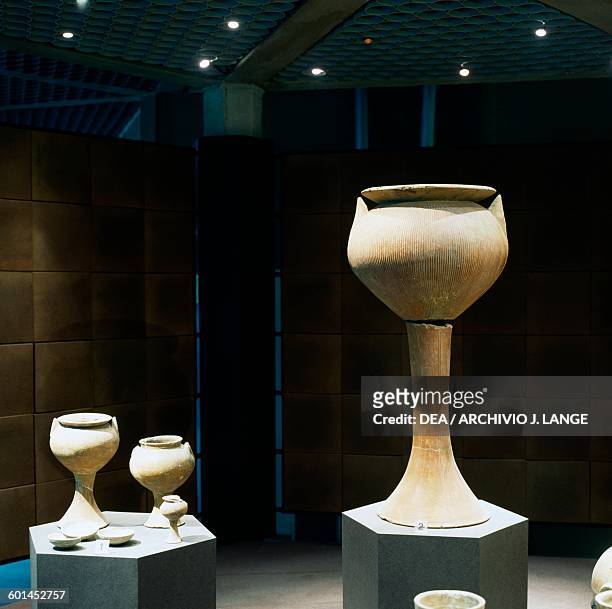 Big globular vase, Pantalica, Sicily, Italy. Syracuse, Museo Archeologico Regionale 'Paolo Orsi'