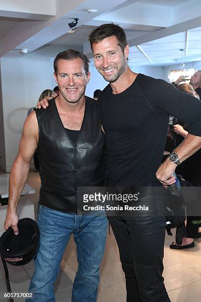 Thomas Mitchell and Damon Runyan attend W Magazine NKPR IT House x Photo  d'actualité - Getty Images