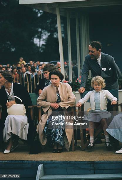 561 Queen Elizabeth 1955 Stock Photos, High-Res Pictures, and ...