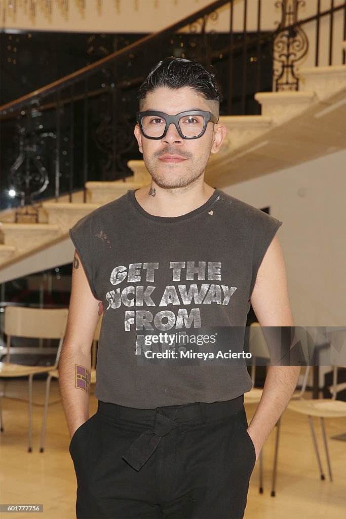 Viktor Luna - Front Row - September 2016 - New York Fashion Week