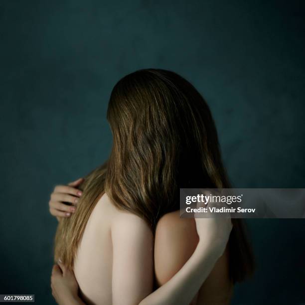 caucasian teenage girls hugging - 15 years girl bare stock pictures, royalty-free photos & images