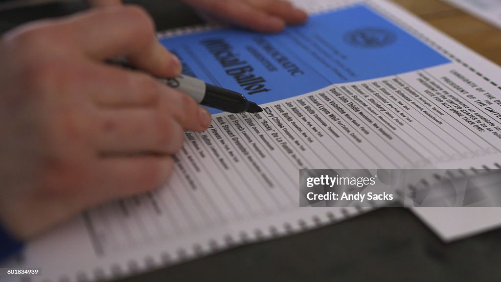 Voter marks presidential NH primary ballot