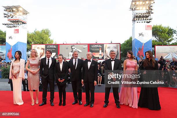 Venezia 73' jury members Zhao Wei, Nina Hoss, Lorenzo Vigas, Laurie Anderson, president of the jury Sam Mendes, Joshua Oppenheime, Giancarlo De...