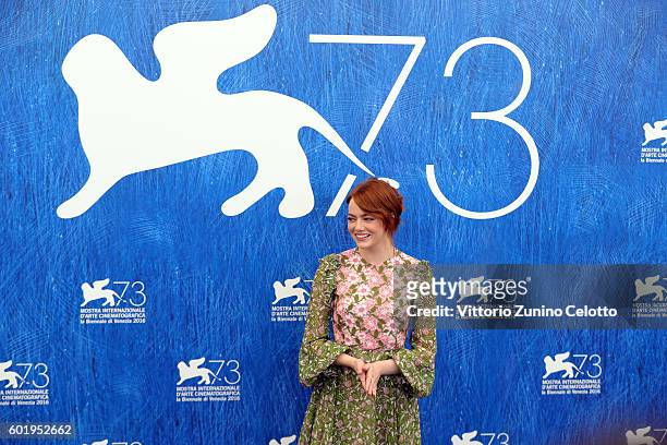 Actress Emma Stone attends a photocall for 'La La Land' during the 73rd Venice Film Festival at Palazzo del Casino on August 31, 2016 in Venice,...
