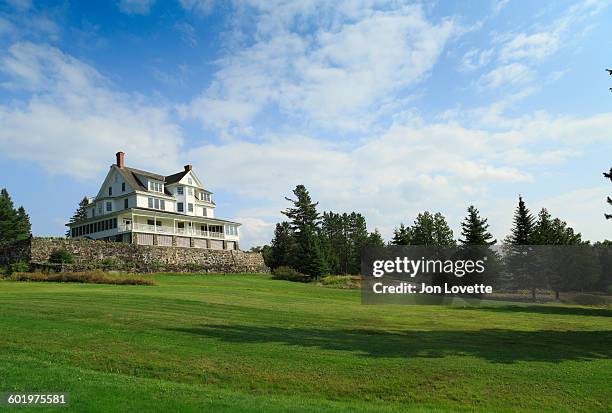 grand mansion on a hill - stately home foto e immagini stock