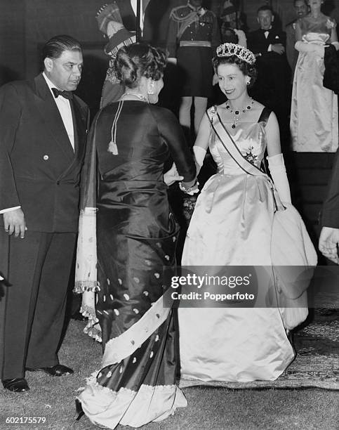 Queen Elizabeth Ii 1961 Photos And Premium High Res Pictures Getty Images queen-elizabeth-ii-1961-photos-and-premium-high-res-pictures-getty-images