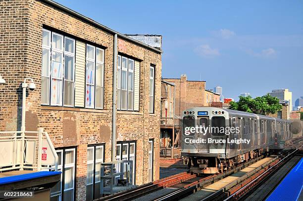 Blue Line Train Chicago Photos and Premium High Res Pictures - Getty Images