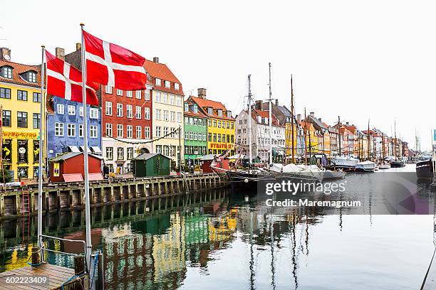 view of nyhavn canal - denmark photos et images de collection