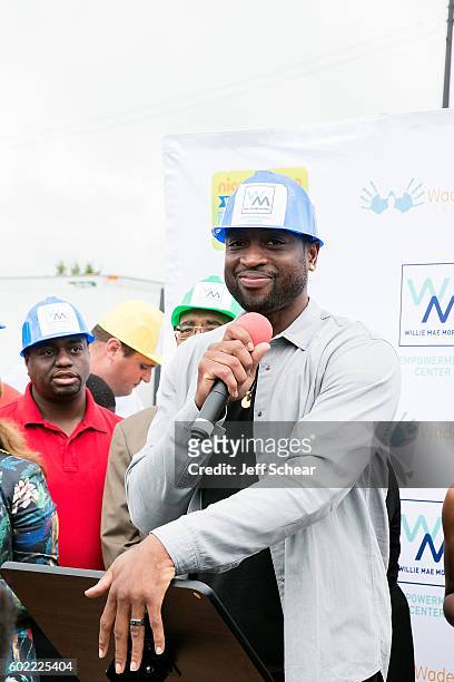 Dwyane Wade attends Nickelodeon's Road To Worldwide Day of Play With Dwyane Wade at Willie Mae Morris Empowerment Center on September 10, 2016 in...