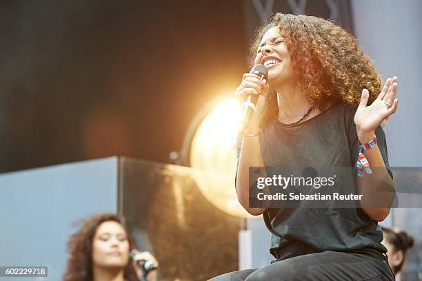 Joy Denalane performs with Max Herre live on stage during the first day of the Lollapalooza Berlin music festival at Treptower Park on September 10,...