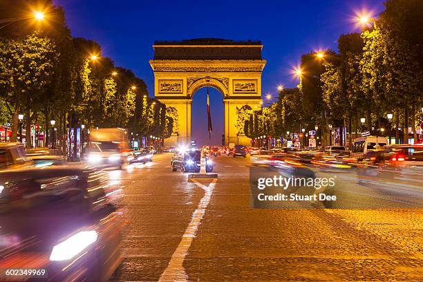 arc de triomphe, paris - avenue des champs elysees stock pictures, royalty-free photos & images